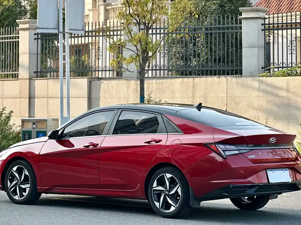 Hyundai Elantra 2022 из CN, фото 4