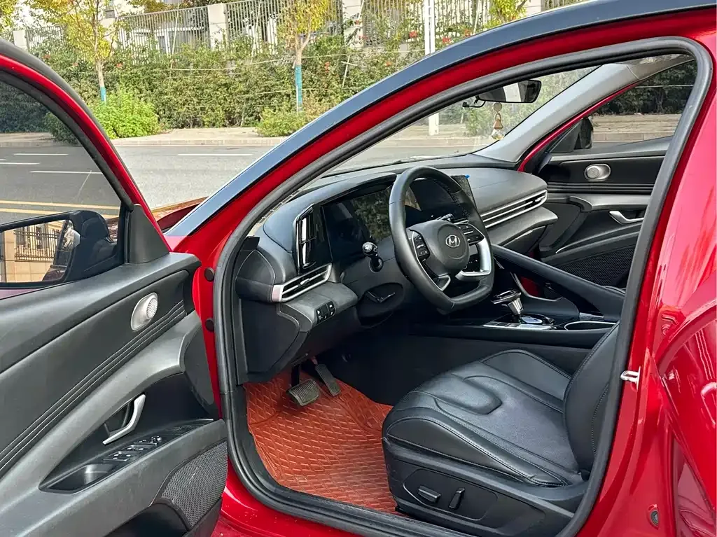 Hyundai Elantra 2022 из CN, фото 7