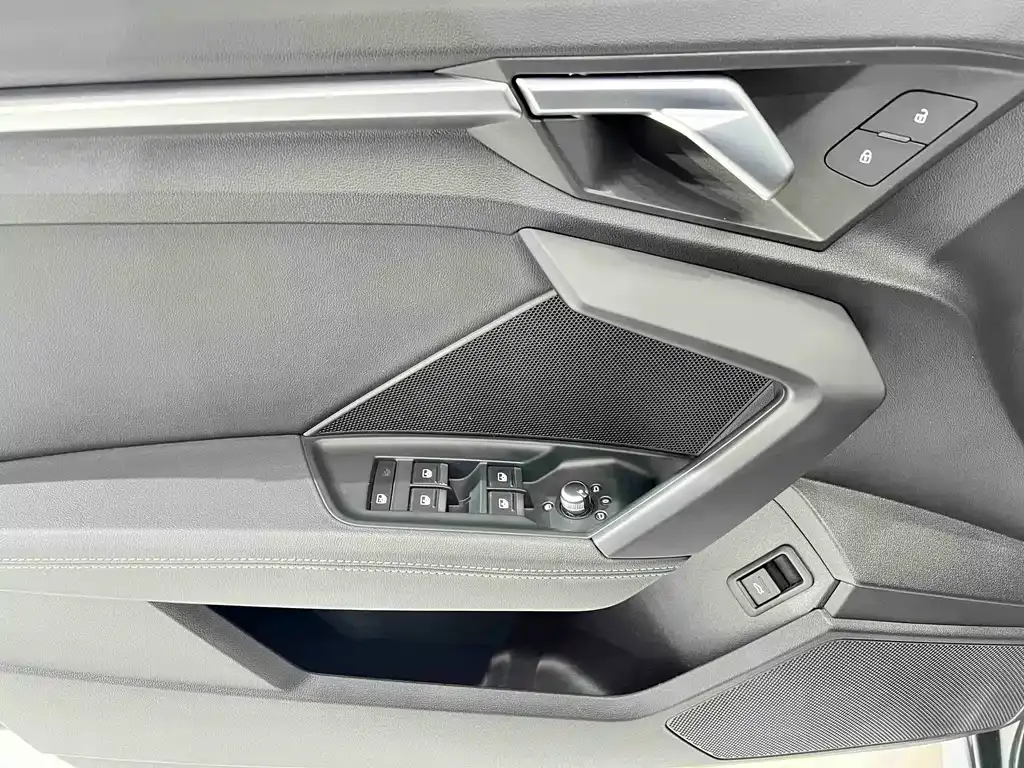 Audi A3 2023 из CN, фото 10
