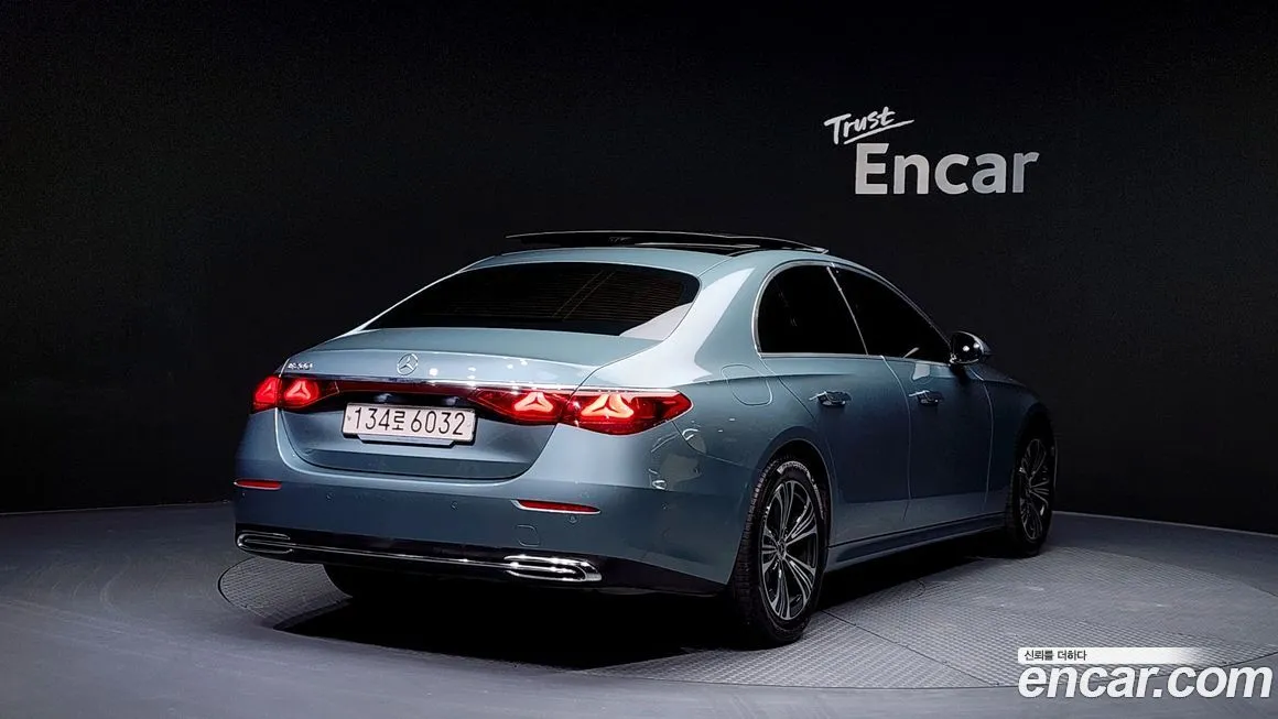 Mercedes-Benz E-Class 2024 из KR, фото 2