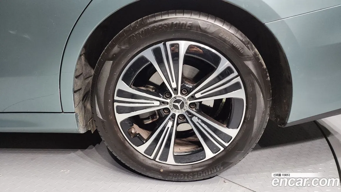 Mercedes-Benz E-Class 2024 из KR, фото 6