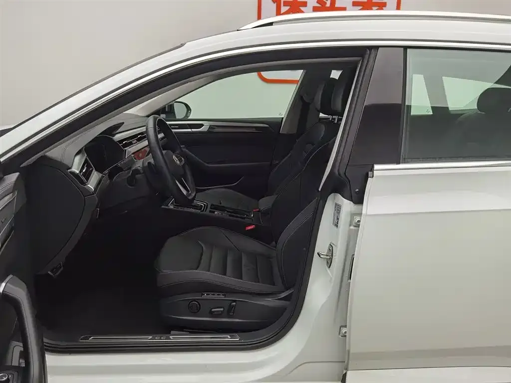 Volkswagen CC 2023 из CN, фото 7
