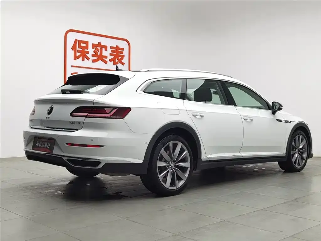 Volkswagen CC 2023 из CN, фото 2