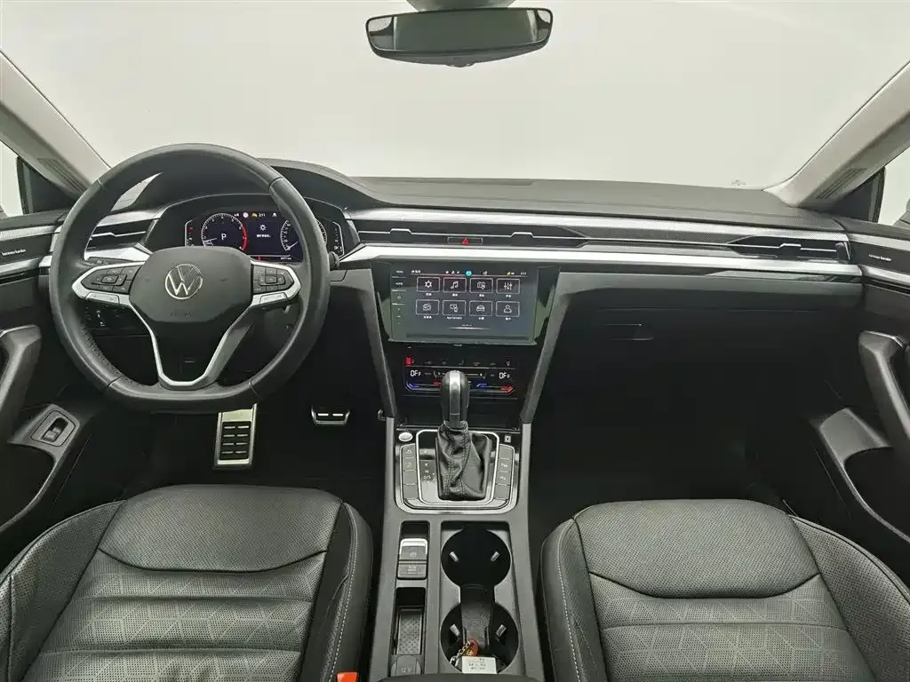 Volkswagen CC 2023 из CN, фото 10