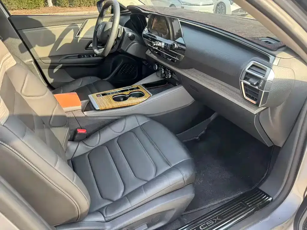 Citroen C5 X 2024 из CN, фото 3