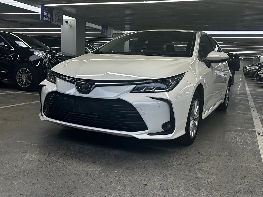 Toyota Corolla 2023 из CN, фото 1