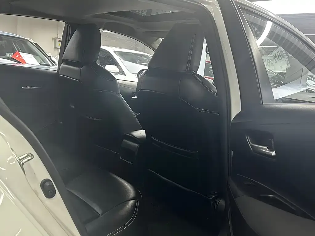 Toyota Corolla 2023 из CN, фото 4