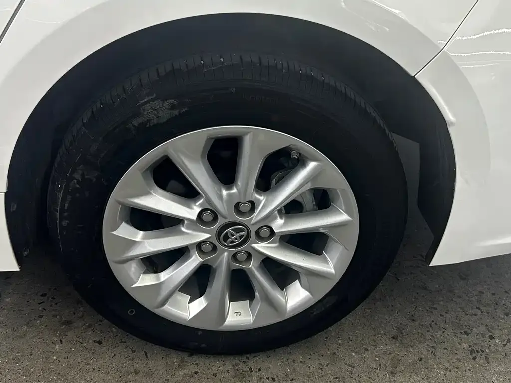 Toyota Corolla 2023 из CN, фото 8