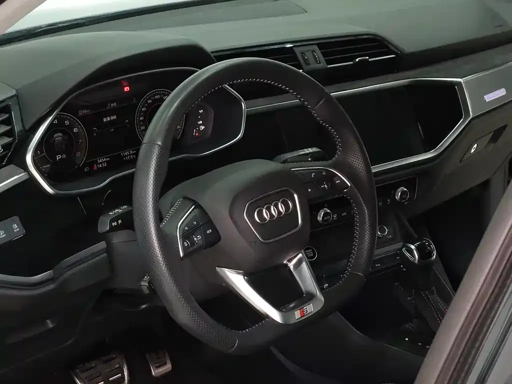 Audi Q3 Sportback 2022 из CN, фото 9