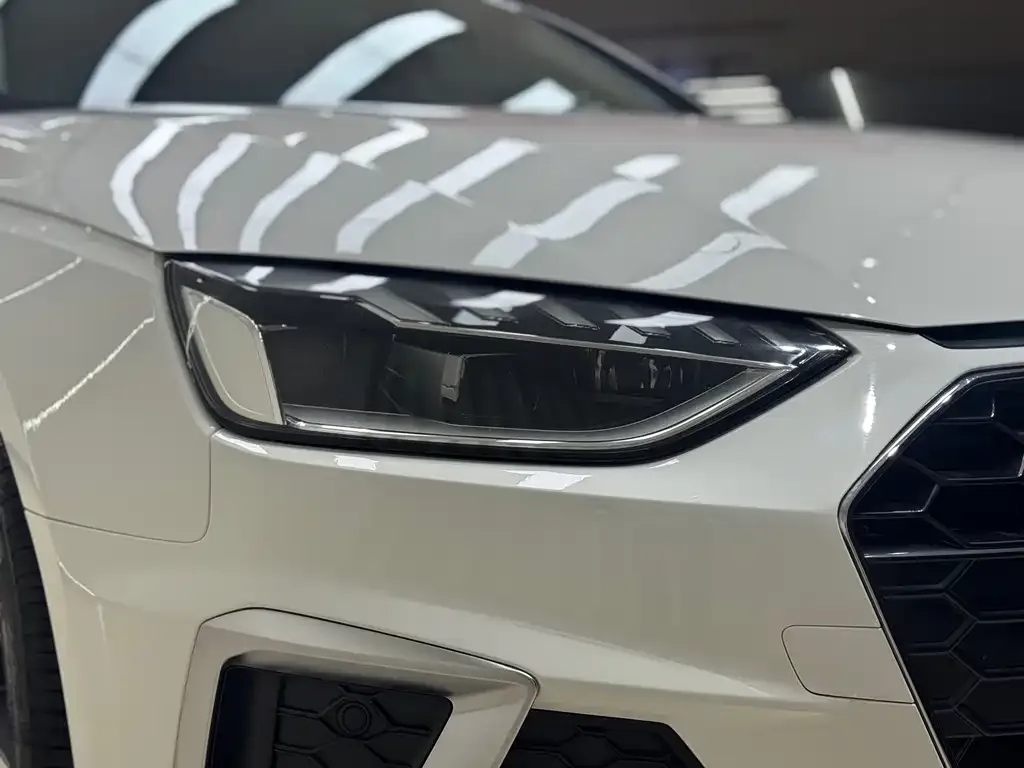 Audi A4L 2021 из CN, фото 5