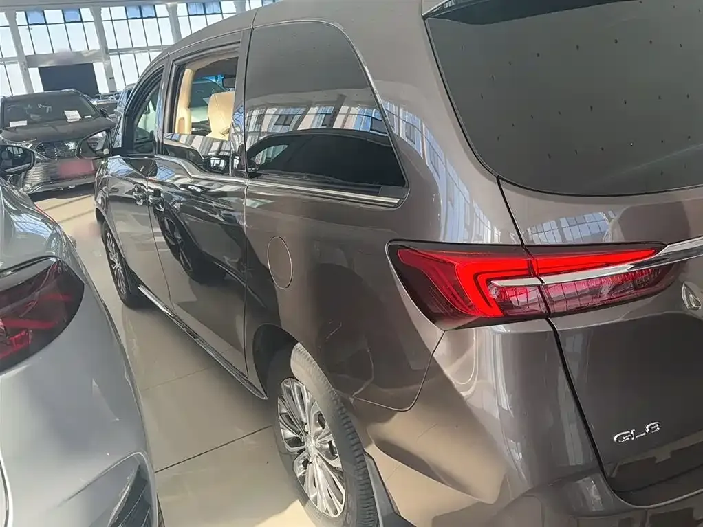 Buick GL8 2023 из CN, фото 4