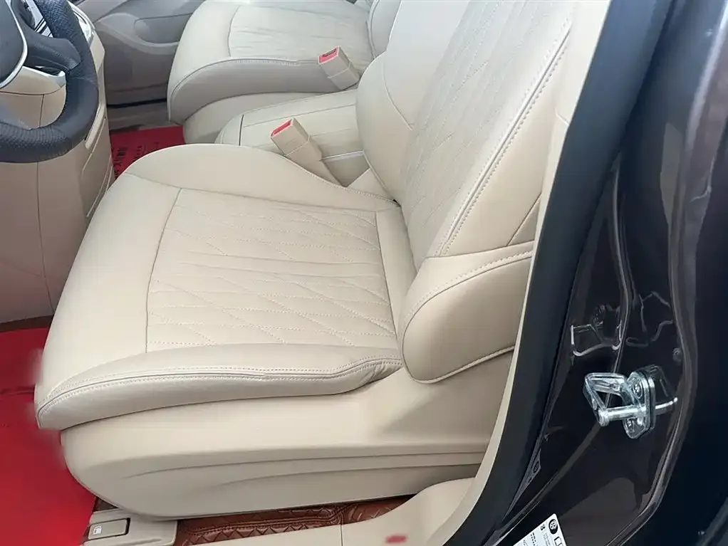 Buick GL8 2023 из CN, фото 8