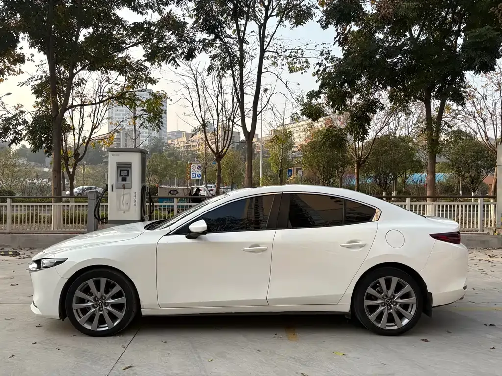 Mazda 3 Axela 2021 из CN, фото 4