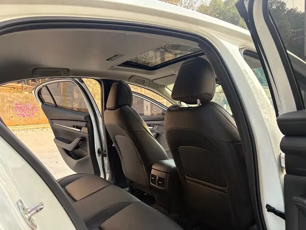 Mazda 3 Axela 2021 из CN, фото 8