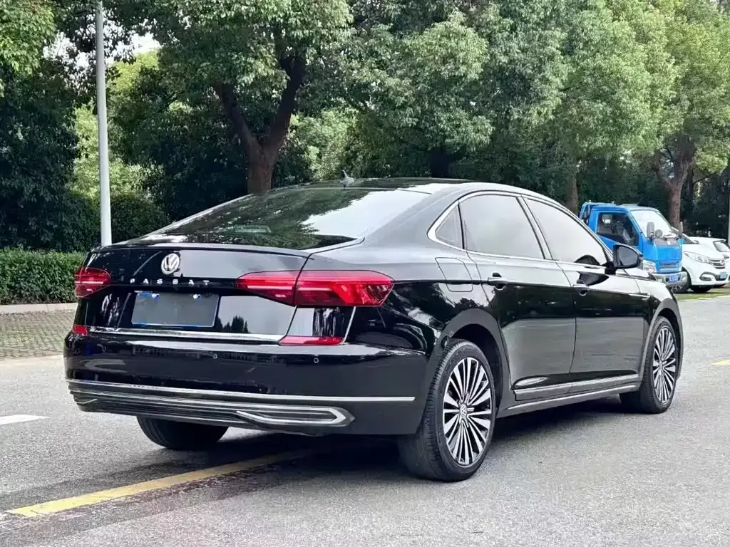 Volkswagen Passat 2021 из CN, фото 4