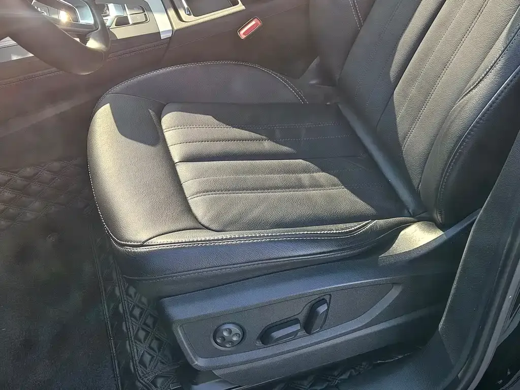 Audi Q5L 2021 из CN, фото 4