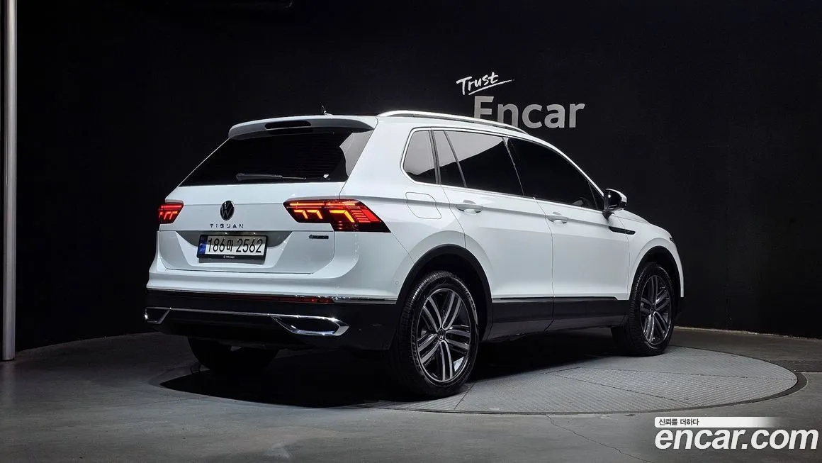 Volkswagen Tiguan 2023 из KR, фото 2