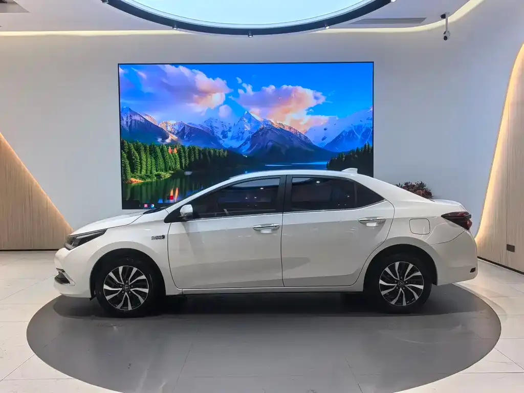 Toyota Corolla Hybrid 2023 из CN, фото 4