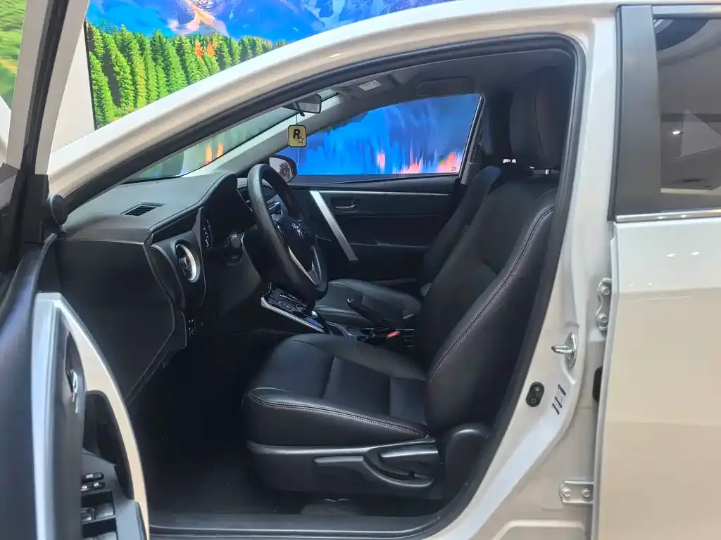 Toyota Corolla Hybrid 2023 из CN, фото 7