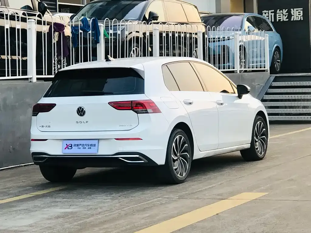 Volkswagen Golf 2022 из CN, фото 4