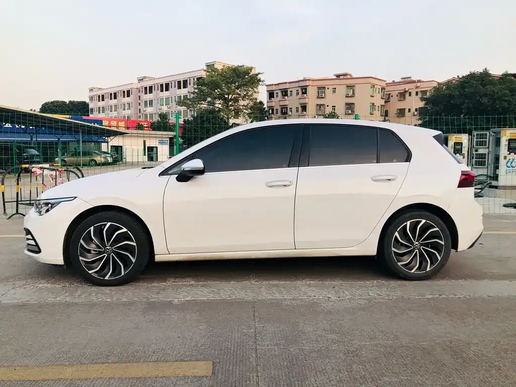 Volkswagen Golf 2022 из CN, фото 8