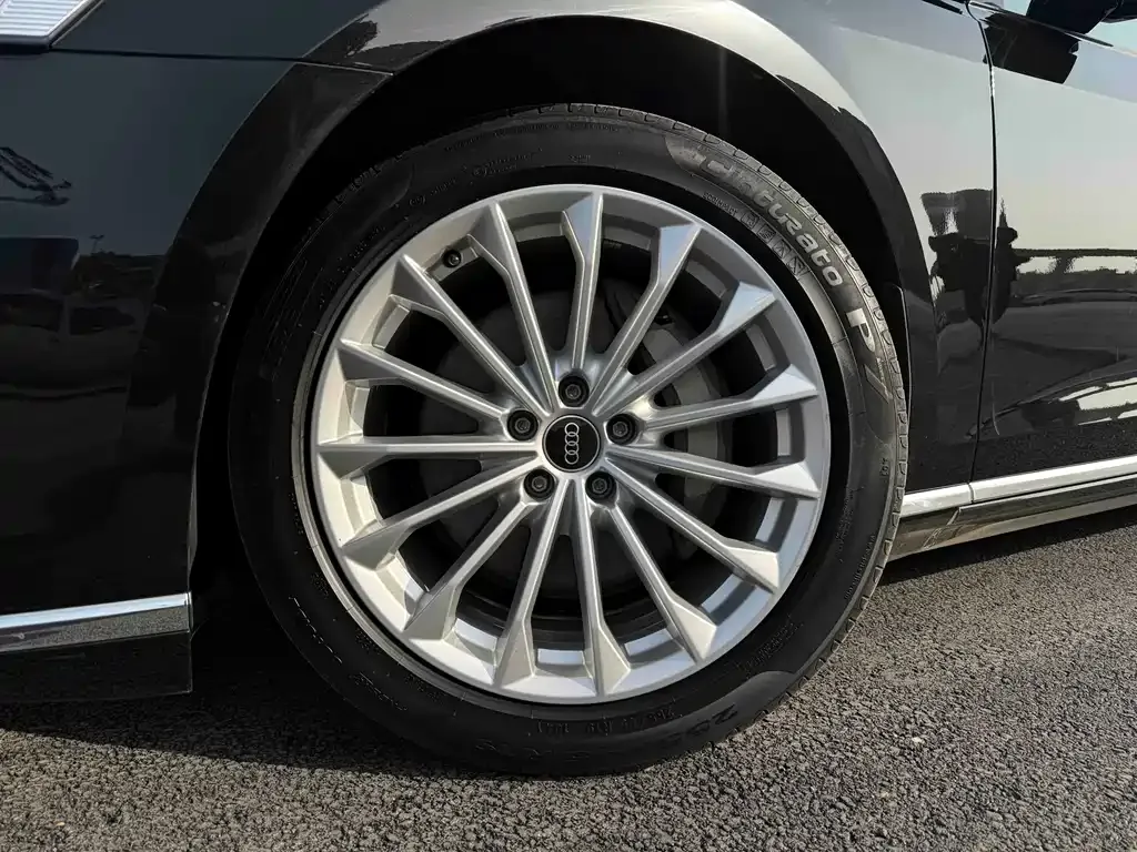 Audi A8 2021 из CN, фото 6