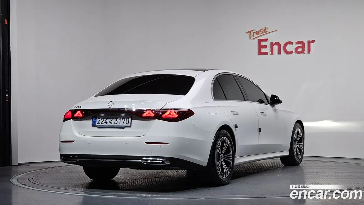 Mercedes-Benz E-Class 2024 из KR, фото 3