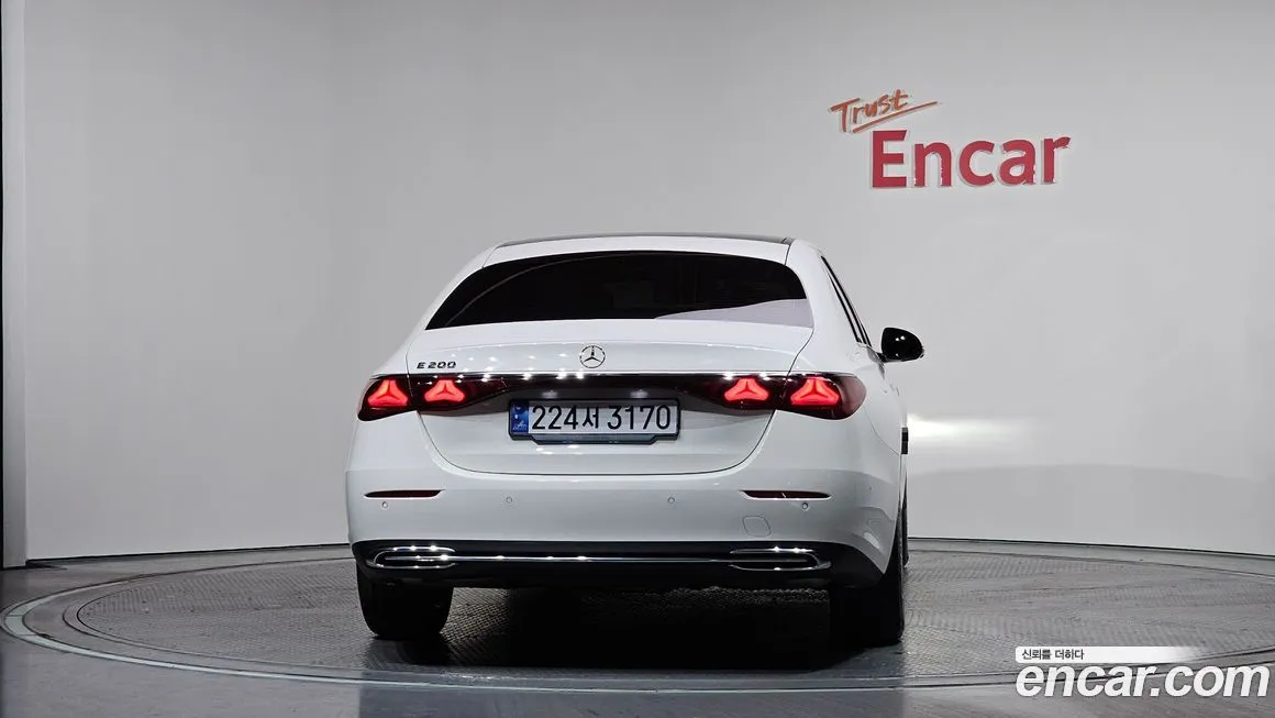 Mercedes-Benz E-Class 2024 из KR, фото 2