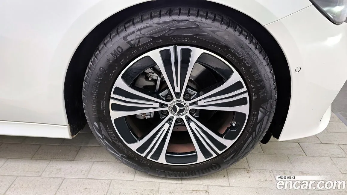 Mercedes-Benz E-Class 2024 из KR, фото 4