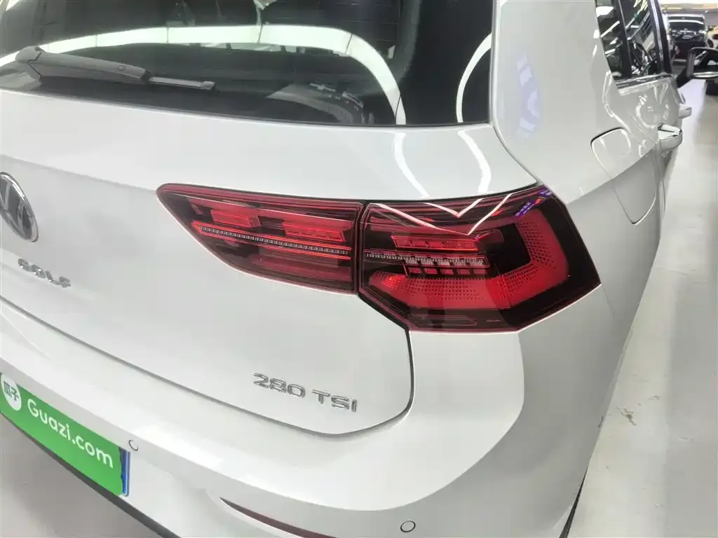 Volkswagen Golf 2022 из CN, фото 8