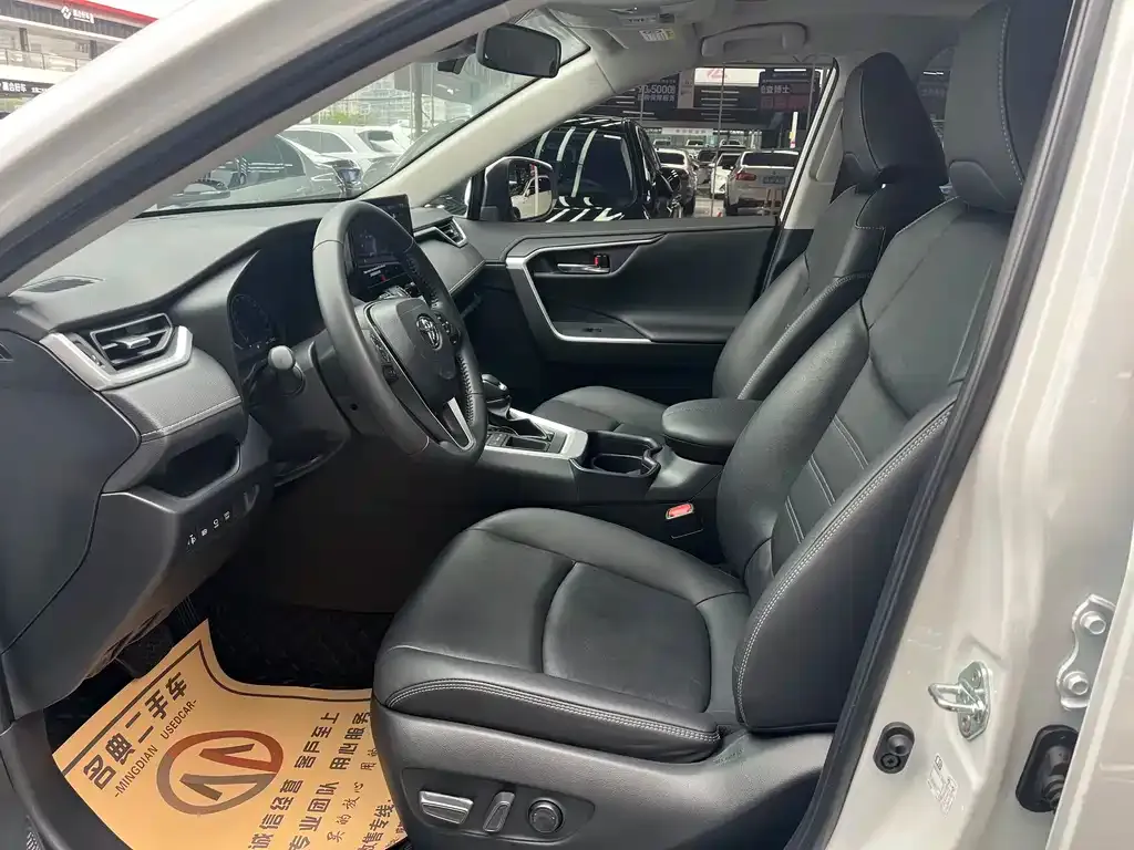 Toyota RAV4 2023 из CN, фото 7