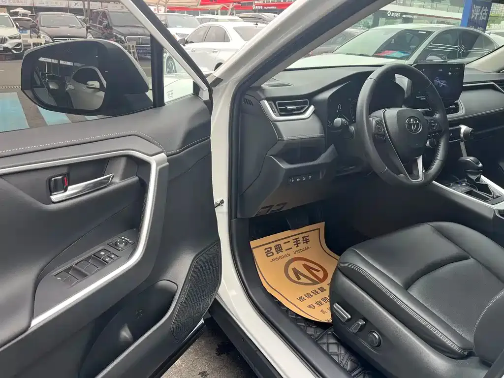 Toyota RAV4 2023 из CN, фото 8