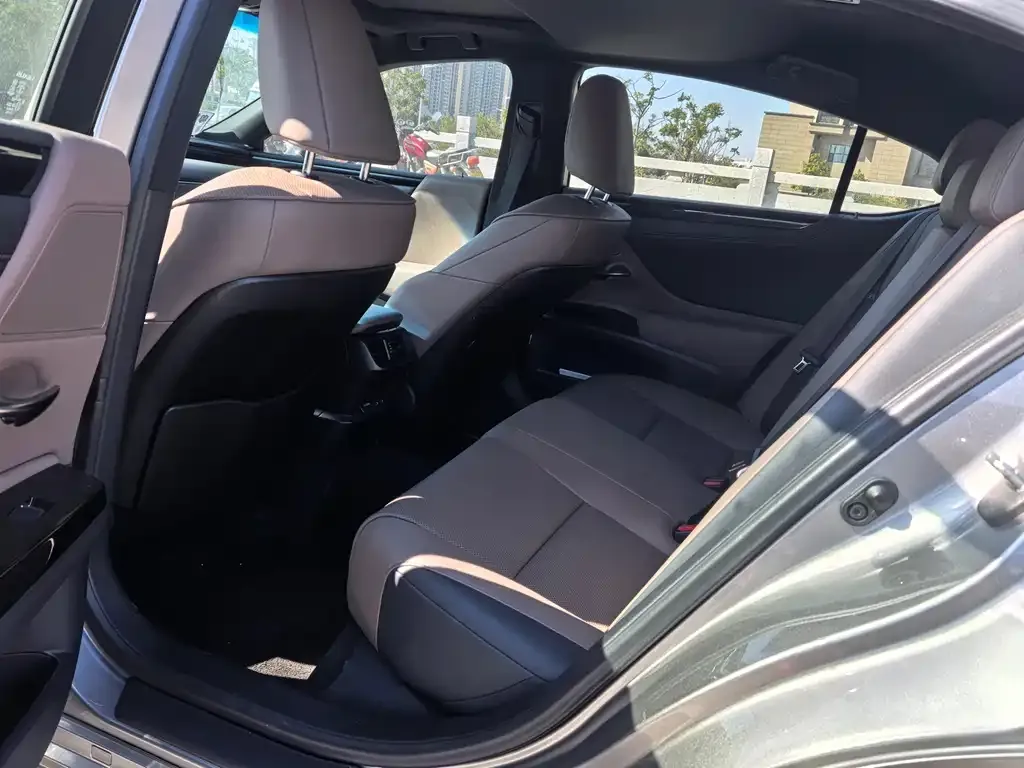 Lexus ES 2022 из CN, фото 2