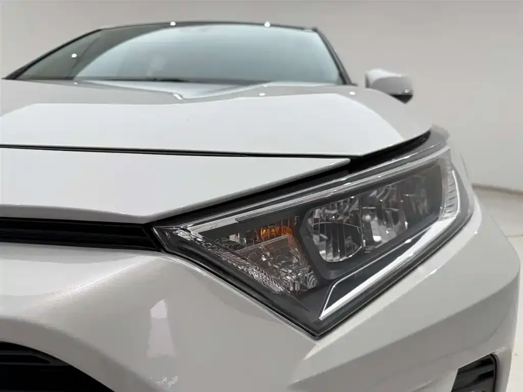 Toyota RAV4 2021 из CN, фото 2
