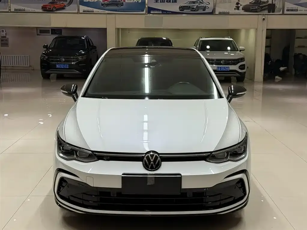Volkswagen Golf 2021 из CN, фото 2