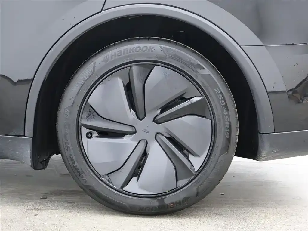Tesla Model Y 2025 из CN, фото 8