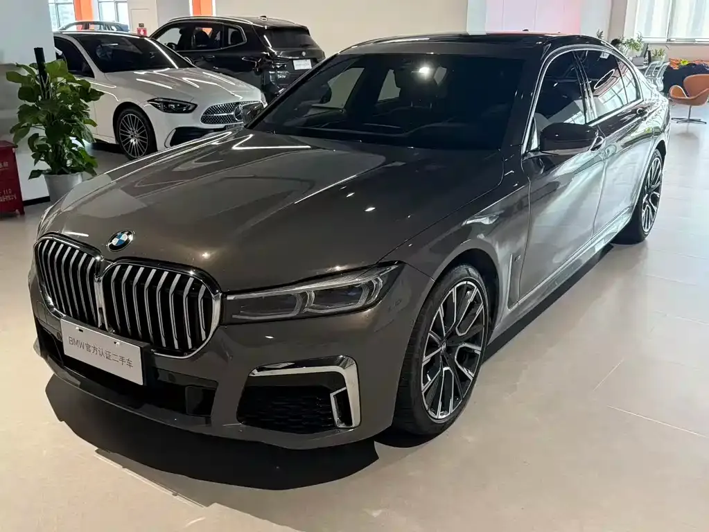 BMW 7 Series 2022 из CN, фото 1