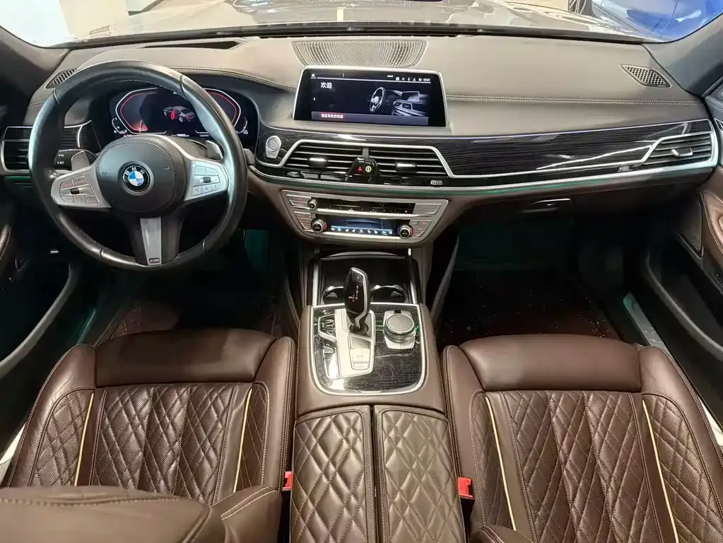 BMW 7 Series 2022 из CN, фото 10