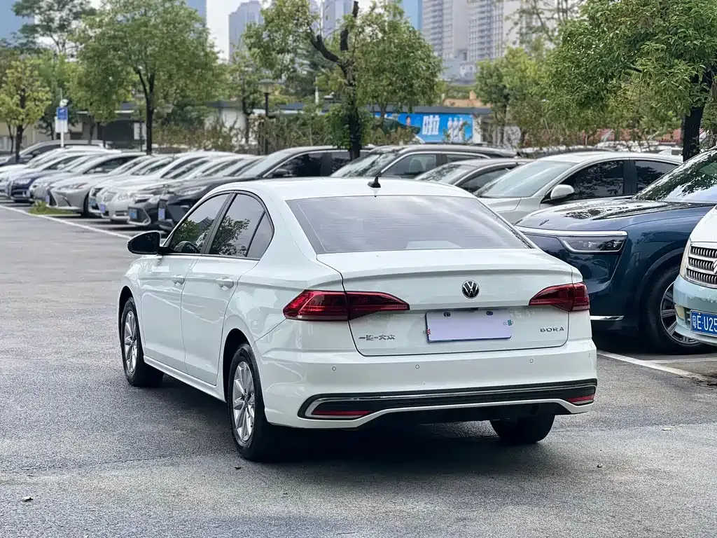 Volkswagen Bora 2023 из CN, фото 4
