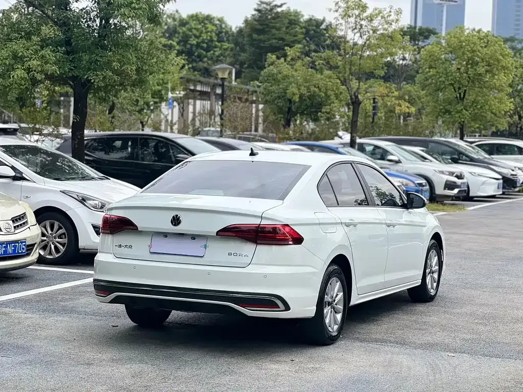 Volkswagen Bora 2023 из CN, фото 6