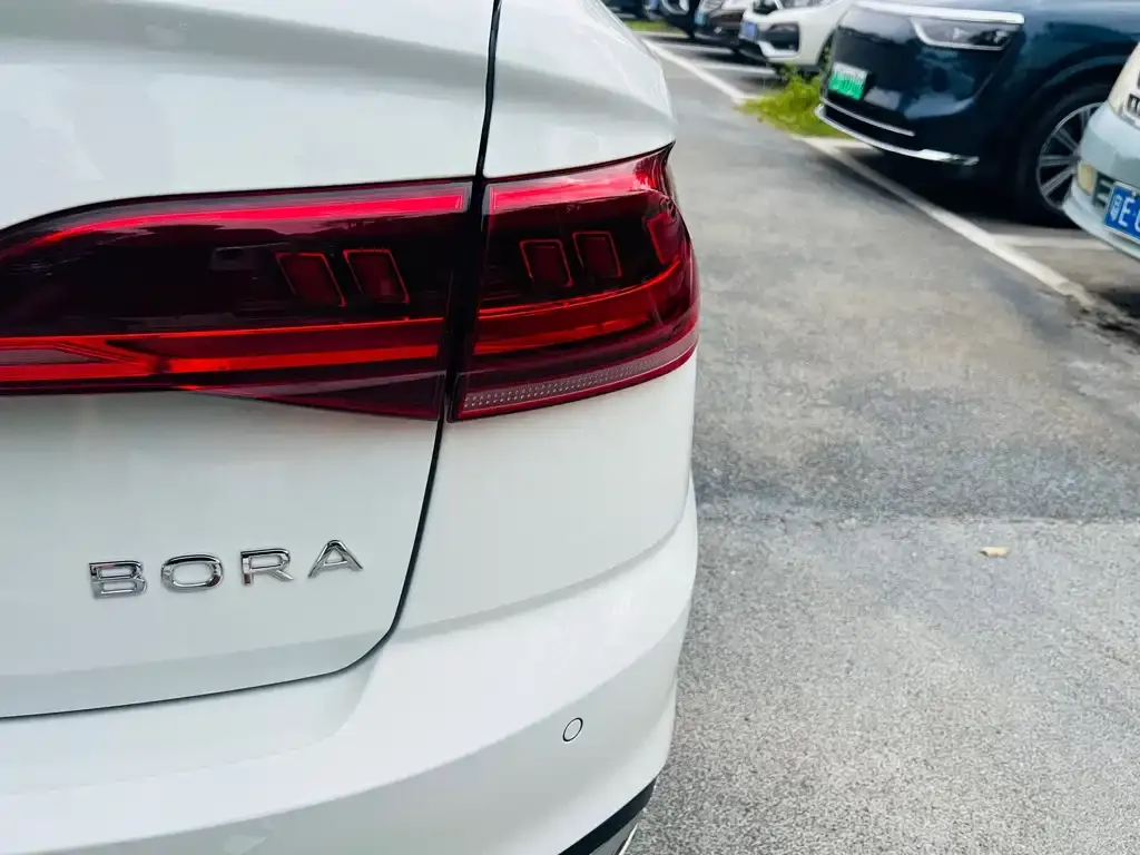 Volkswagen Bora 2023 из CN, фото 8