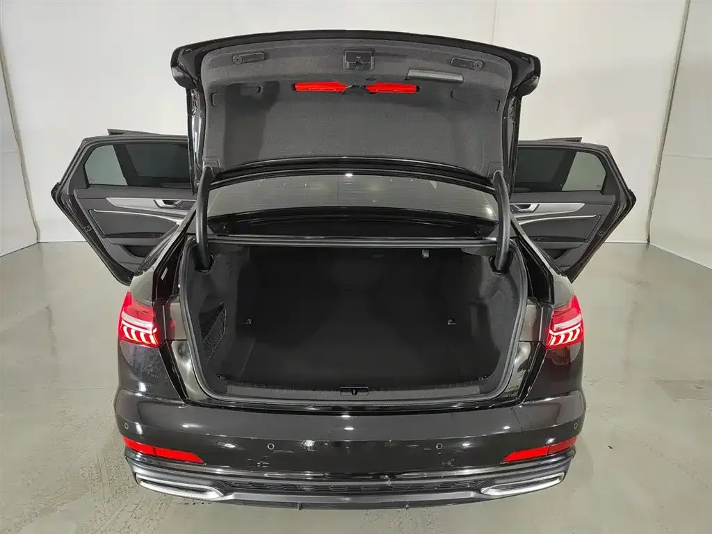 Audi A6L 2022 из CN, фото 3