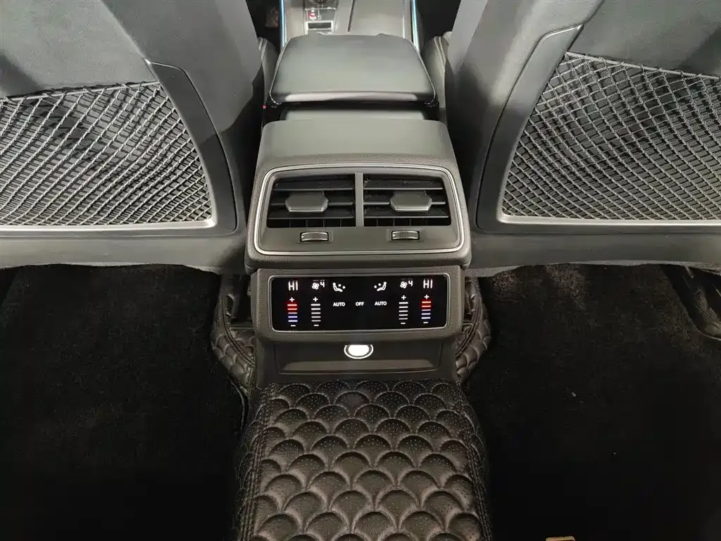 Audi A6L 2022 из CN, фото 9