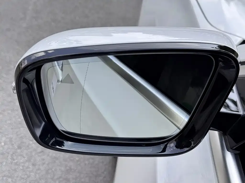 BMW 3 Series 2025 из CN, фото 3