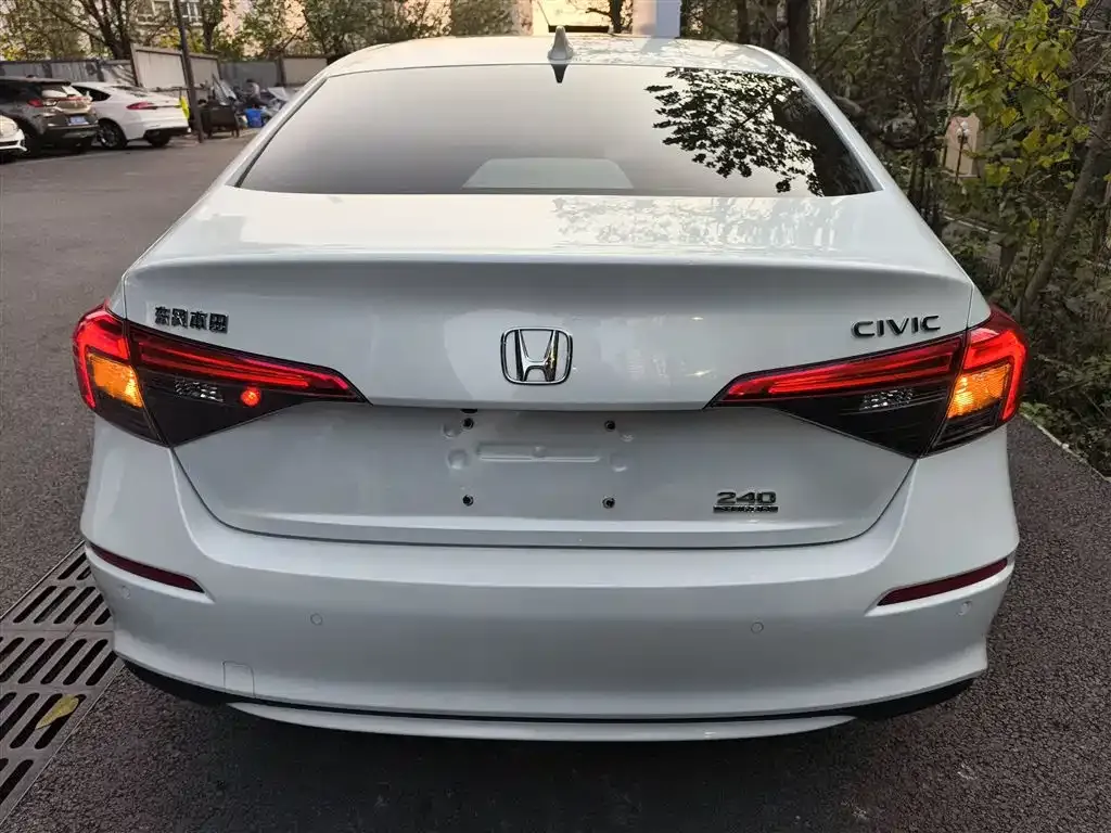 Honda Civic 2022 из CN, фото 2
