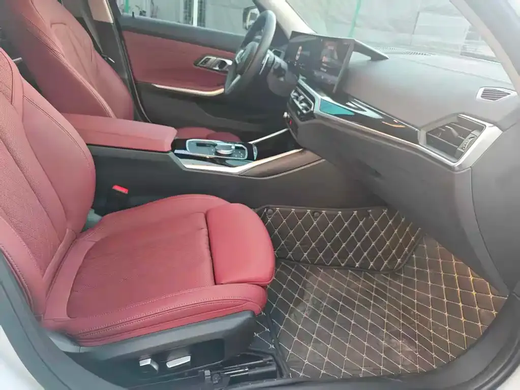 BMW 3 Series 2023 из CN, фото 2