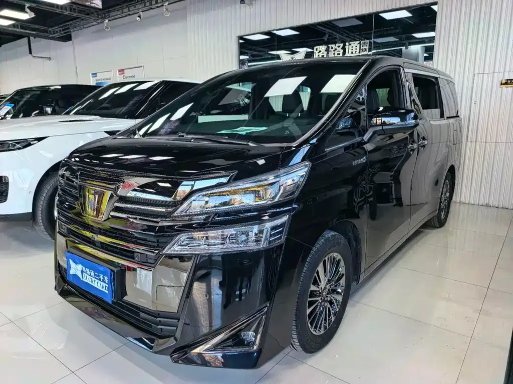 Toyota Vellfire 2023 из CN, фото 1