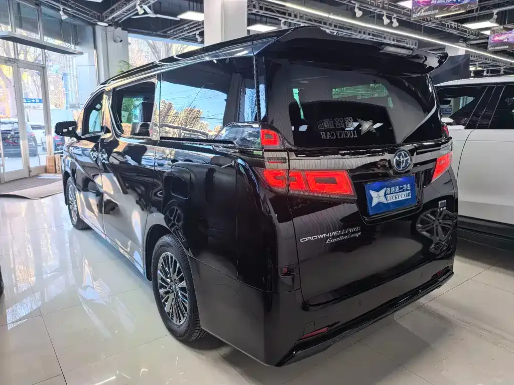 Toyota Vellfire 2023 из CN, фото 6