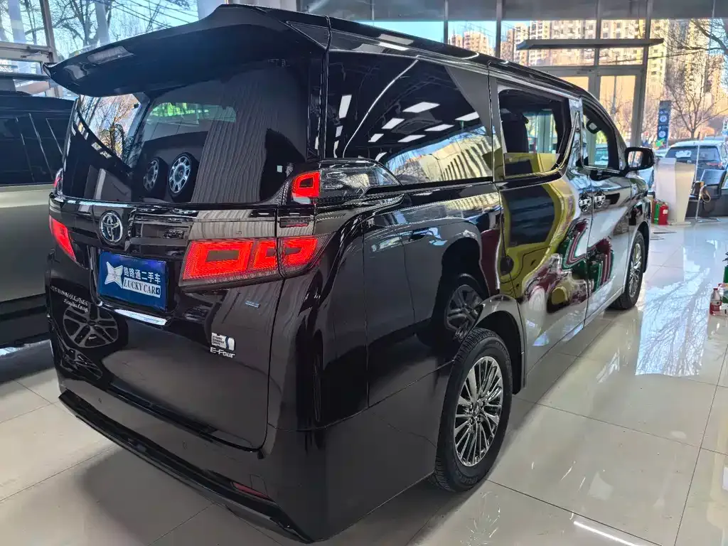Toyota Vellfire 2023 из CN, фото 4