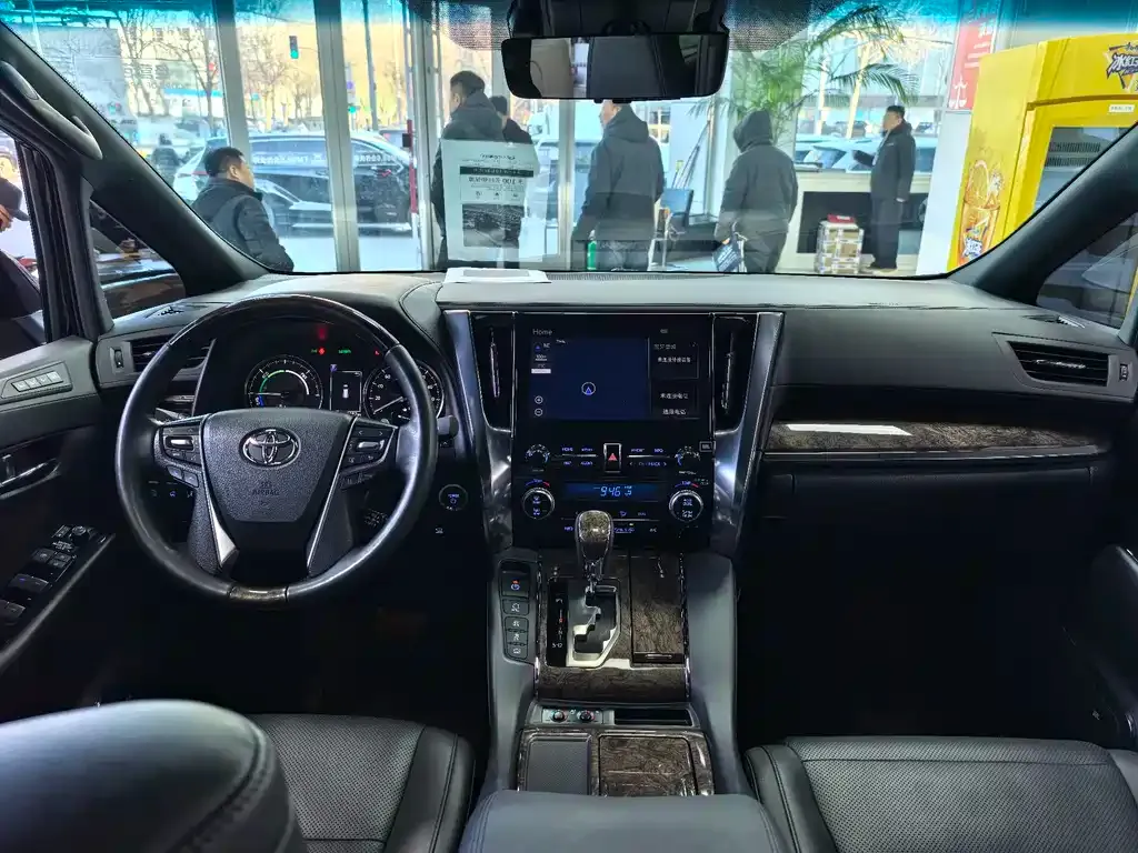 Toyota Vellfire 2023 из CN, фото 7